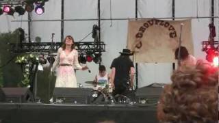 Grouplove- &quot;Chloe&quot; (HD) Live in Chicago on 8-5-2011