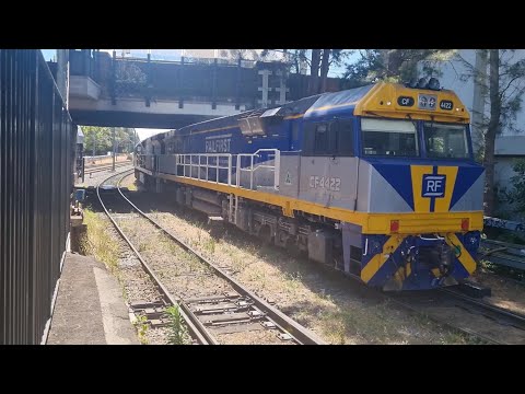 06/12/22 8960 passing Marrickville Junction