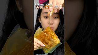 Download lagu EATING 🍯HONEY WITH HONEY?! 😰 #challenge #food #asmr mp3