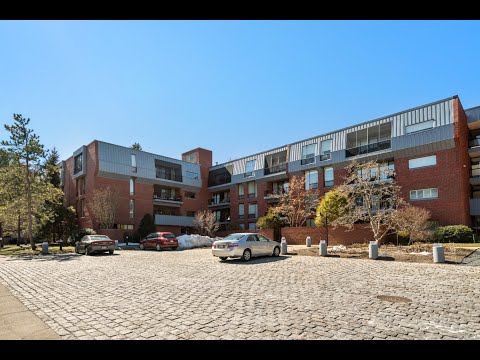 75 Grove Street, Unit #227 Wellesley, MA |