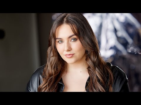 Lauren Moore–New Girl by Zooey Deschanel, Elizabeth Meriwether = MONOLOGUE SLAM ONLINE-May 21st 2024