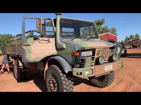 Rescuing a 4x4 from the Simpson Desert with a Unimog