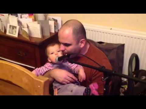 Ellie popstar - microphone attack!