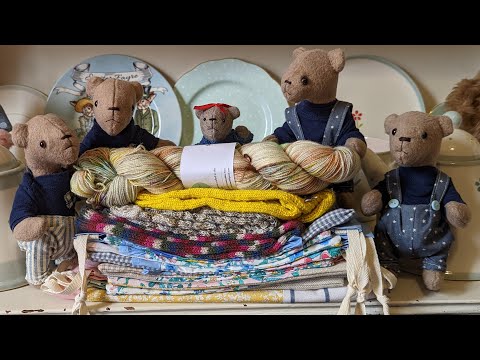 Stitched by Mrs D Strick- und Häkelpodcast Folge 31 – Bücher-Cardigan und jede Menge neue Socken