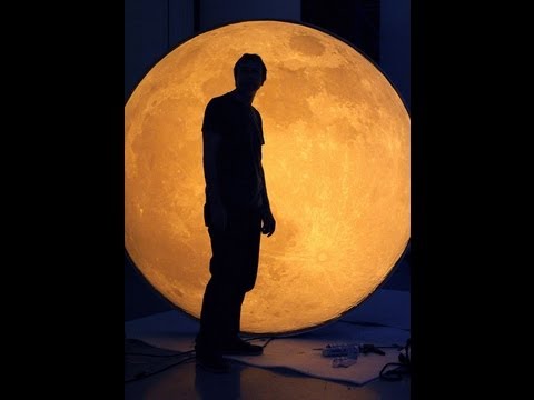 Luna Privada (Private Moon) "El hombre que se enamoró de la Luna"