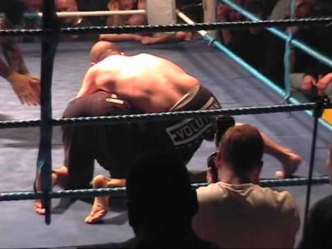 Luiz Tosta Vs Robbie Olivier @ UKMMA CHAMPIONSHIP 6 - 2004