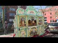 Draaiorgel vrolijkt ouderen in verzorgingshuizen op in Lelystad.