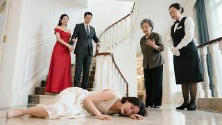 Married three years with cold CEO,I divorce.Next day,he begs at my office:My life for you,come back！