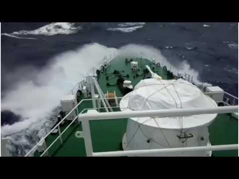 Cyclone Tauktae - Real Ship Video | Saving lives in barge of Mumbai | Full speed rescue |