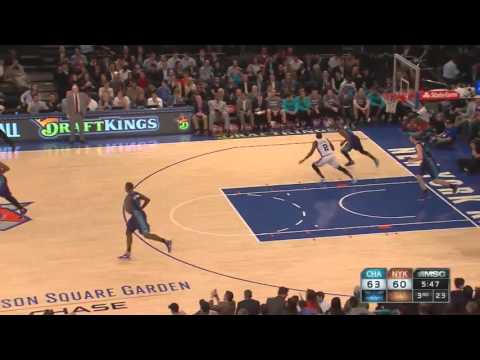 Kristaps Porzingis Highlights vs Hornets 17/11/2015 - 28 puntos 11 rebotes 1 tapon