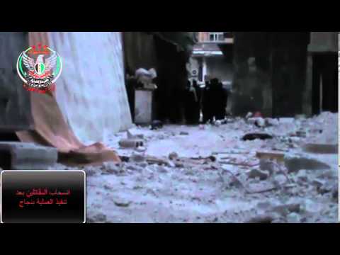 انتشار عناصر لواء العهدة العمرية في مخيم اليرموك في دمشق