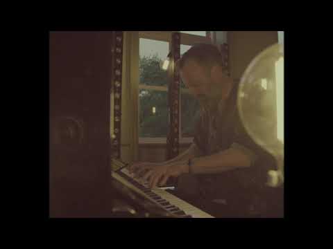 Henrik Lindstrand- "Havet" live performance - Home Concerts at Møstings Hus