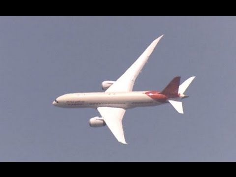 Paris Air Show 2013: Boeing 787 Demo Flight with Commentary