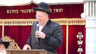 האורות שאחרי החגים | הרב ליאור גלזר (הרב דניאל זר) - התמונה מוצגת ישירות מתוך אתר האינטרנט יוטיוב. זכויות היוצרים בתמונה שייכות ליוצרה. קישור קרדיט למקור התוכן נמצא בתוך דף הסרטון