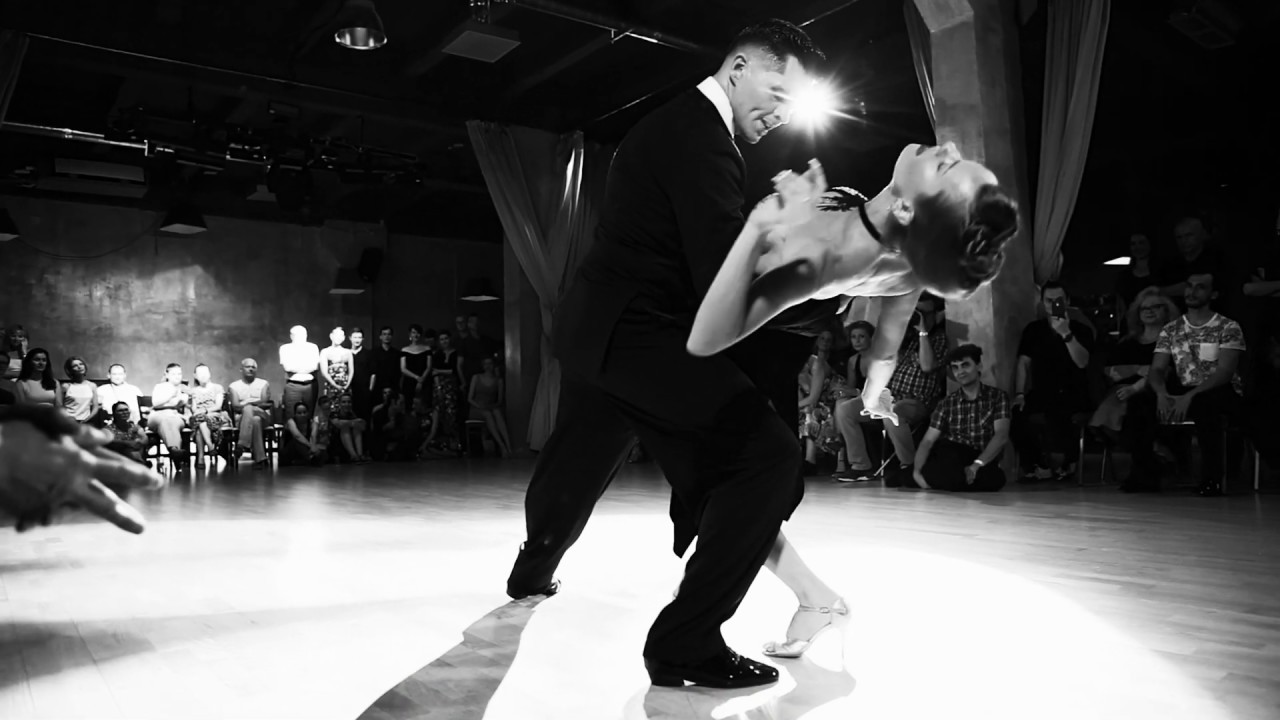 Luis Squicciarini & Eugenia Samoilova / Black & White Version