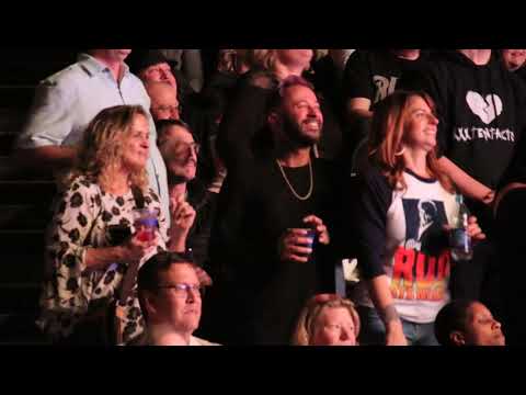 Rod Stewart and Cyndi Lauper