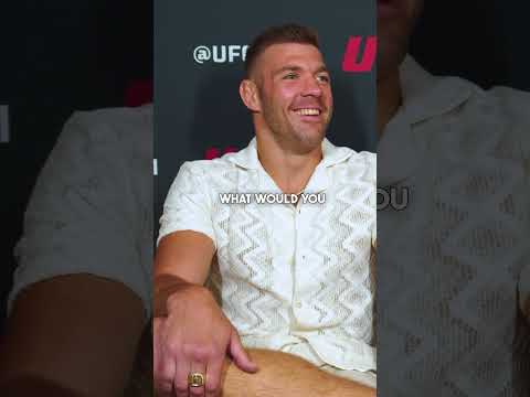 Nina Drama fragt Dricus Du Plessis zum Black History Month LOL #short #UFC #mma