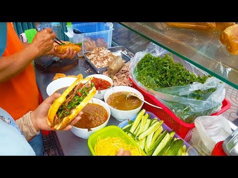 Ngỡ ngàng xe bánh mì Hội An 5 người bán ở đường phố Sài Gòn | street food of saigon