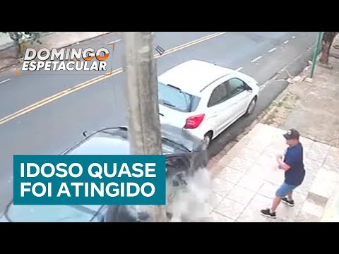 Carro desgovernado atinge poste e quase atropela aposentado em Birigui (SP)
