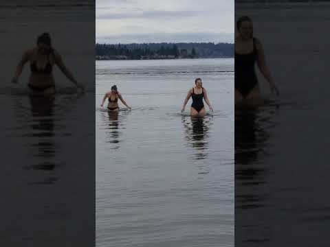 Ruby and Amber Polar Plung 1/1/2021