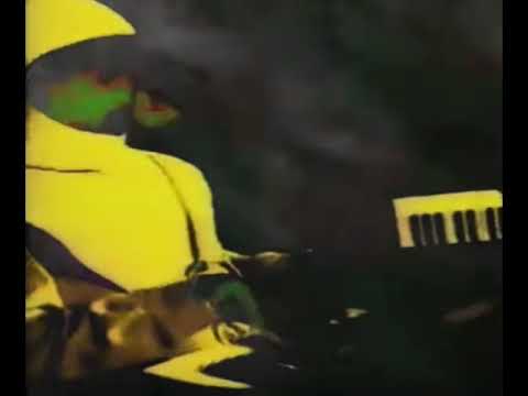 Raär - Sometimes I Hear Sirens