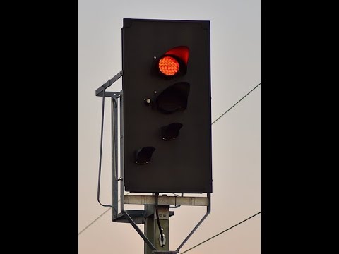 Signal fällt zurück --- Zug fährt über haltzeigendem Signal
