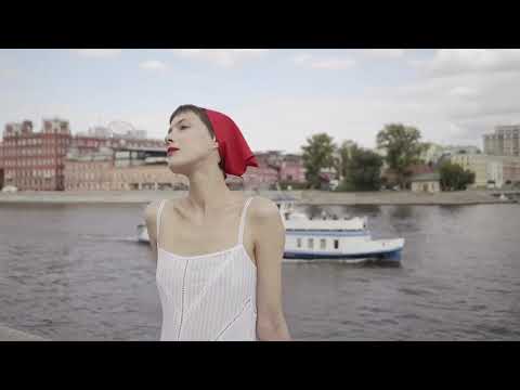 Valentin Yudashkin Paris Woman SS 2021