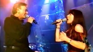 Neil Diamond - You don't bring me flowers (ft. Linda Press)(A&amp;E live by request)[2001].