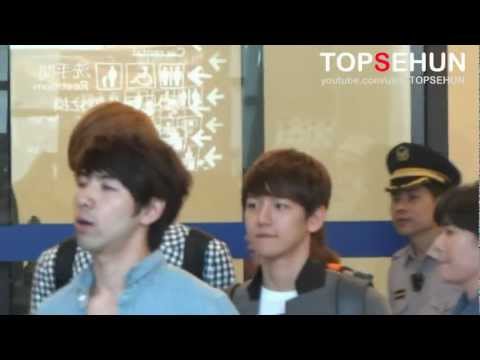 20120609 EXO-K arriving Taiwan Airport (Taiwan SMT)