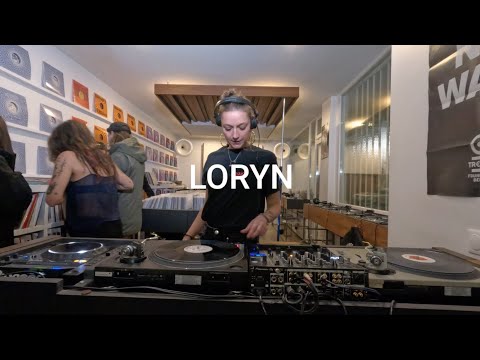 Yoyaku Instore Session - Loryn
