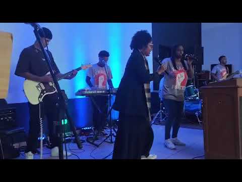 Culto de evangelismo em São Tomé. Paraná louvor Mil graus 
