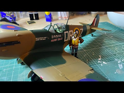 Revell - Spitfire Mk.II Aces High 35th Anniversary Iron Maiden dovanų komplektas, 1/32, 05688 video