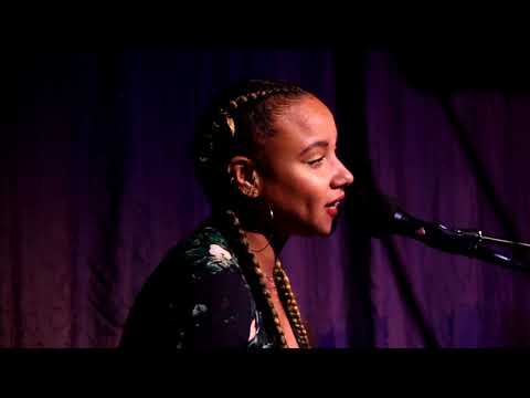 Natalie Duncan - Old Rock - live at Alstonefield, 23 June 2018