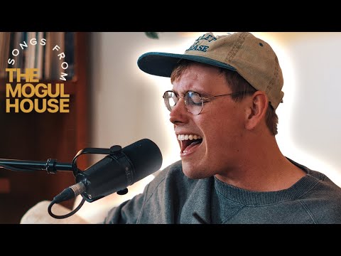 Roosters Coffee & Bike Shop - Jordy Searcy | Acoustic Performance