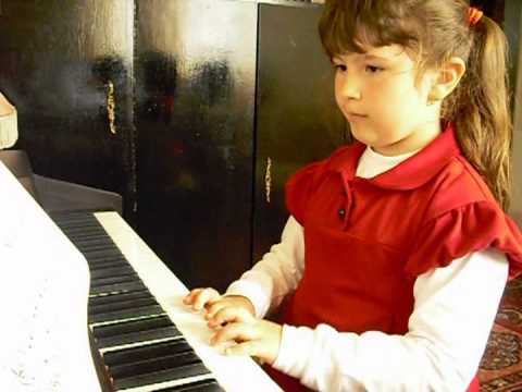 Bianca Dinică - Cântec de primăvară (la pian)