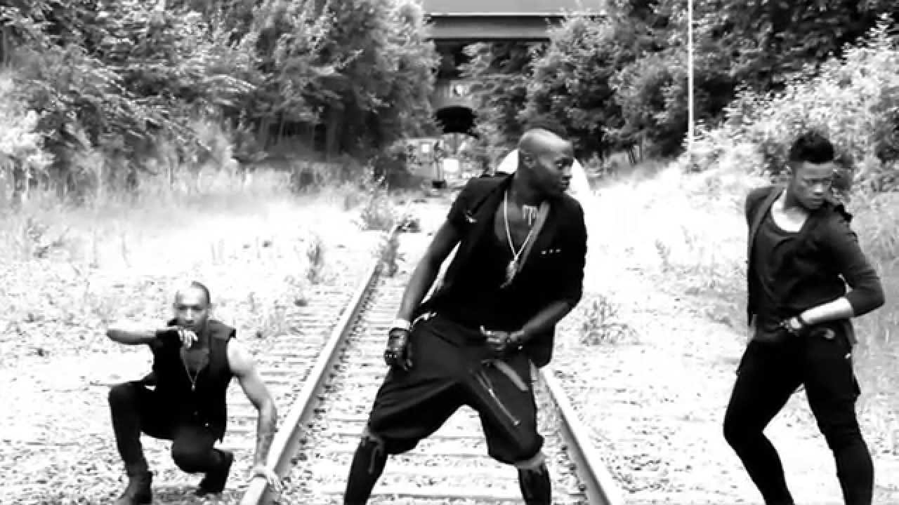 MANEATER — musikvideo