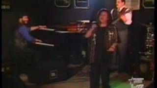 Leny Andrade performing with her trio at the old Mistura Fina in Rio de Janeiro