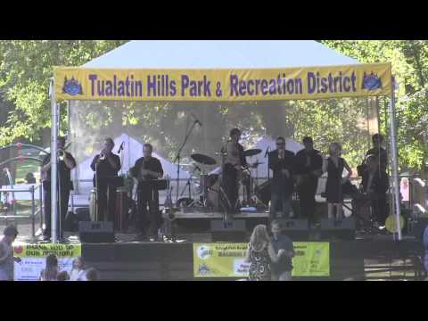 Pepe and The Bottle Blondes @ Raleigh Park 8/11/11(5/5)