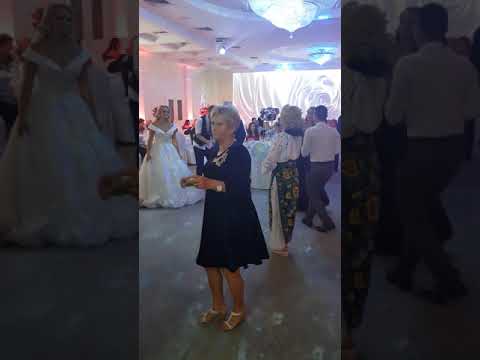 Adriana Curtu Voaidoș live. Colaj melodii țigănesti. Tel: 0751798785