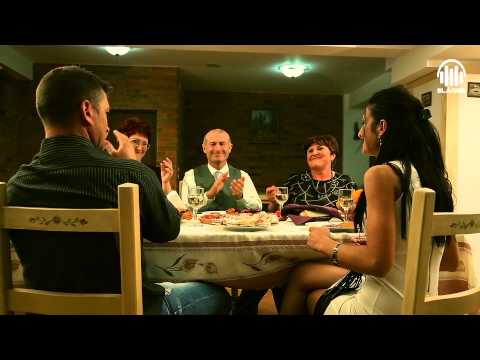 Mohácsi Brigi - Szeretem a családom (Official Music Video)
