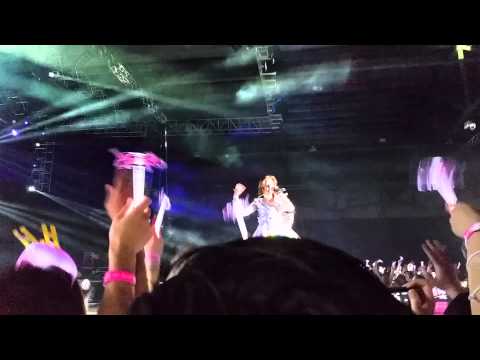 APink Pink Paradise in Singapore 220315 (Bomi & Hayoung Cut)