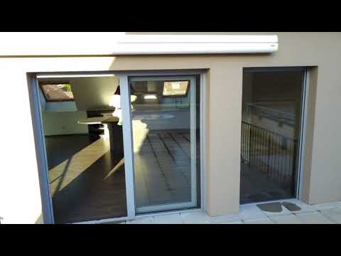 Moderne Dachmaisonette-Wohnung mit Terrasse, Garage und Parkplatz in Hégenheim (F) zu verkaufen