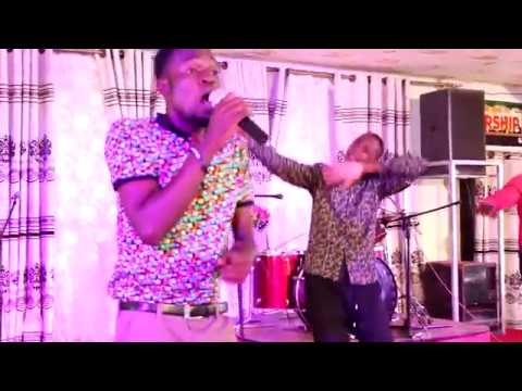 Roger Luwaye - Kuramibwa @ Masindi Miracle Centre, Ministering