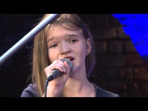 Dārta un Dace Melbārdes - Div' upītes (BILDES 2015)