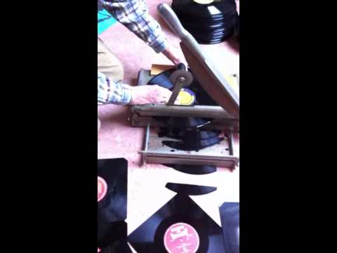 How to make a unique VINYL FLOOR from your OLD RECORDS