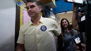 Flávio Bolsonaro abandona Brasil rumbo a EE.UU., según su entorno