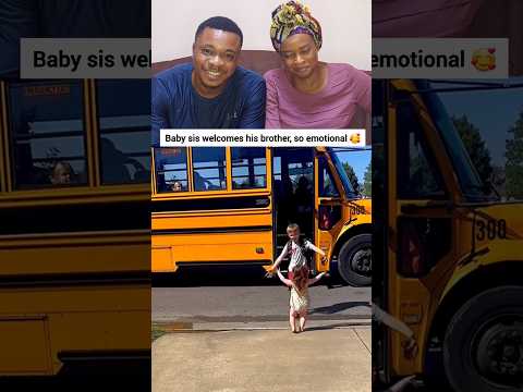 Baby sis welcomes her brother 🥰😘#ukreels #usashorts #funnyvideo #funny