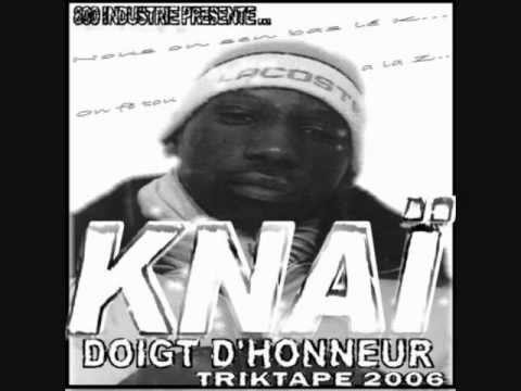 13 Trouble-DOIGT D'HONNEUR