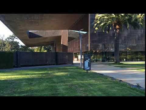Entrance to outdoor patio restaurant