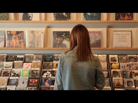 Record Hunting With Ali Barter | Poncho